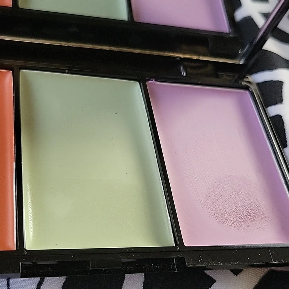 😊 BELLA PIERRE CONCEALER PALETTE